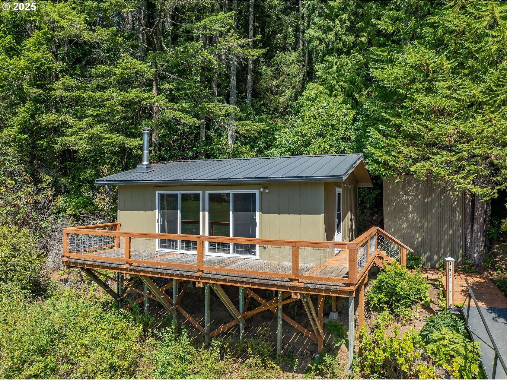 7 Acres of Land with Home for Sale in Lakeside, Oregon