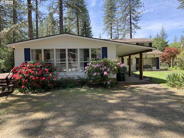19 Acres of Land with Home for Sale in Veneta, Oregon