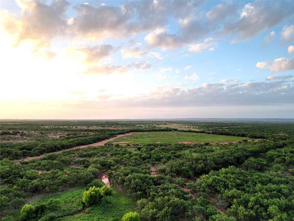 31 Acres of Agricultural & Residential Land for Sale in Ovalo, Texas