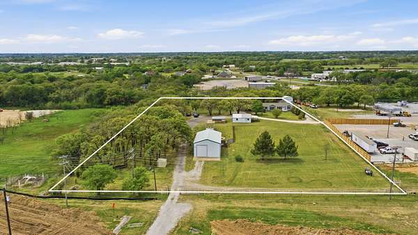 4 Acres of Mixed-Use Land for Sale in Weatherford, Texas