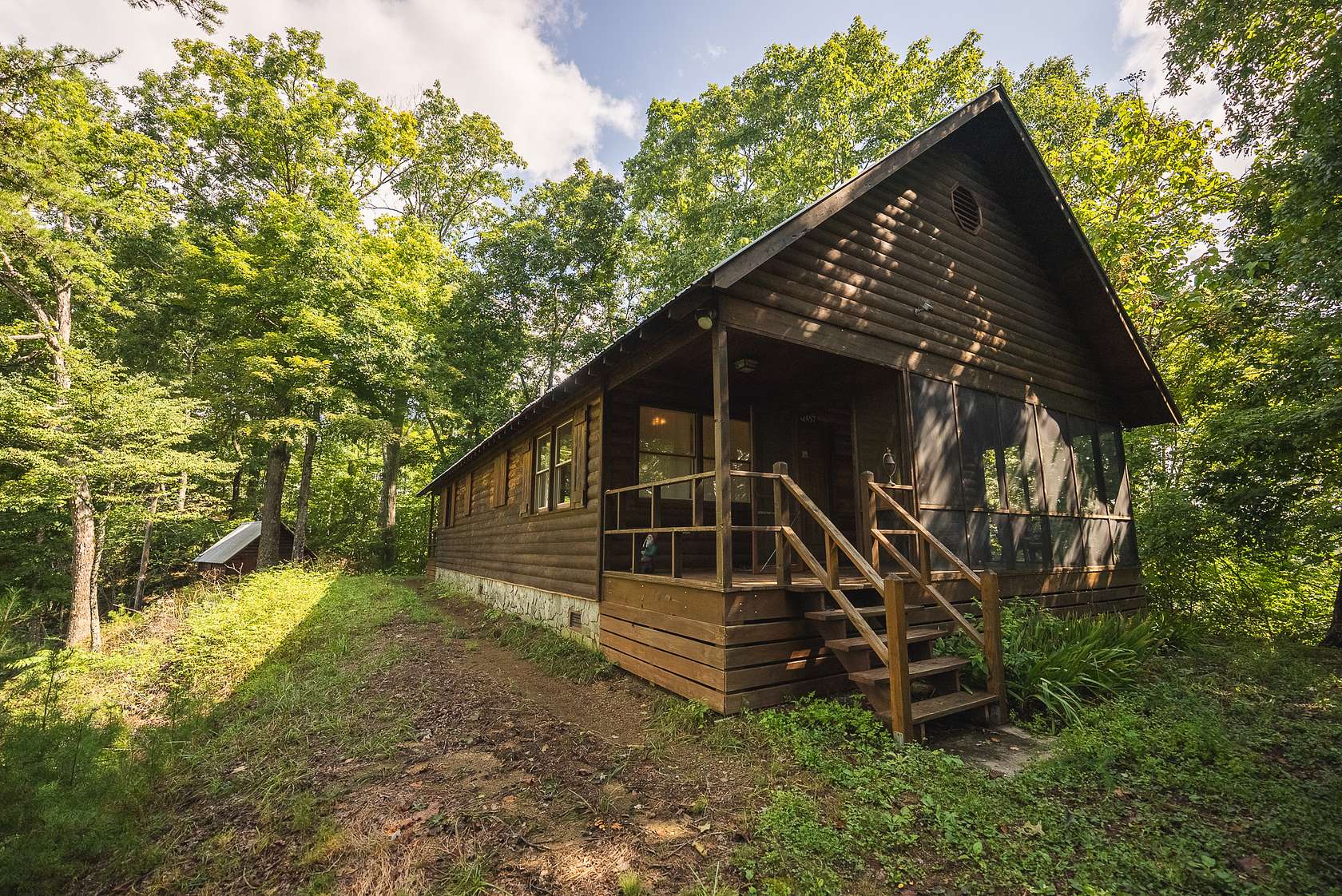 372 Acres of Land with Home for Sale in Fort Blackmore, Virginia