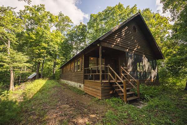 372 Acres of Land with Home for Sale in Fort Blackmore, Virginia