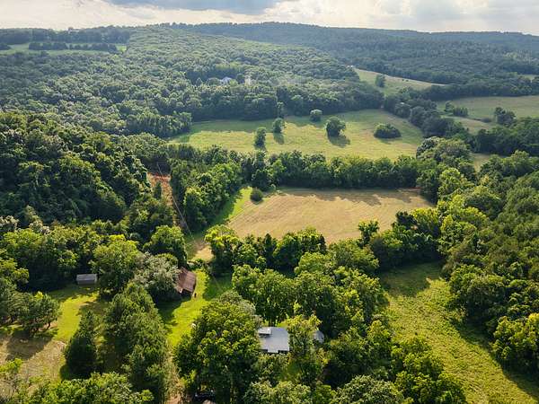 268 Acres of Land with Home for Sale in Huntsville, Arkansas