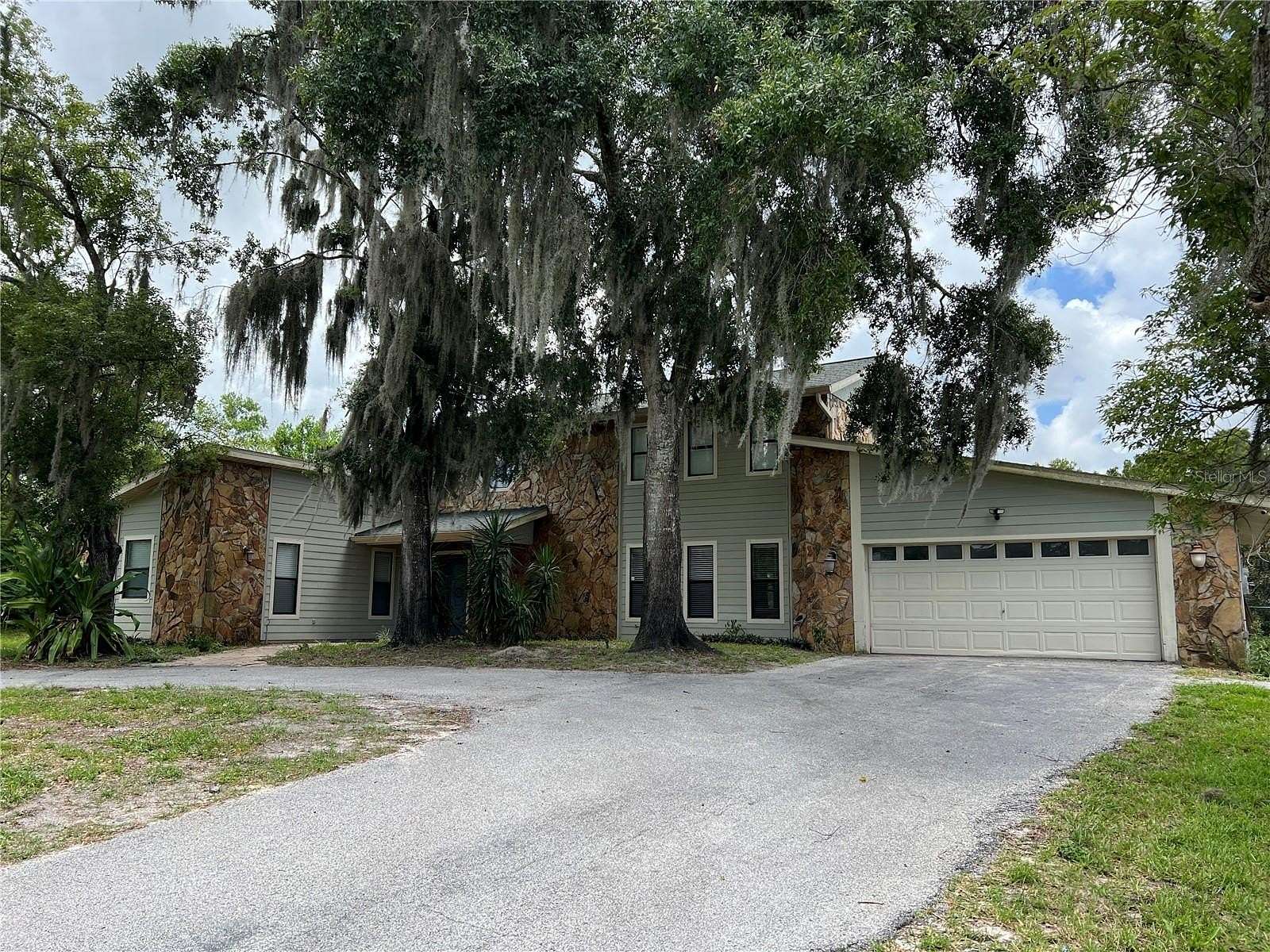 1.5 Acres of Land with Home for Lease in New Port Richey, Florida