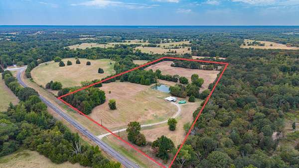 24.6 Acres of Land for Sale in Pickton, Texas