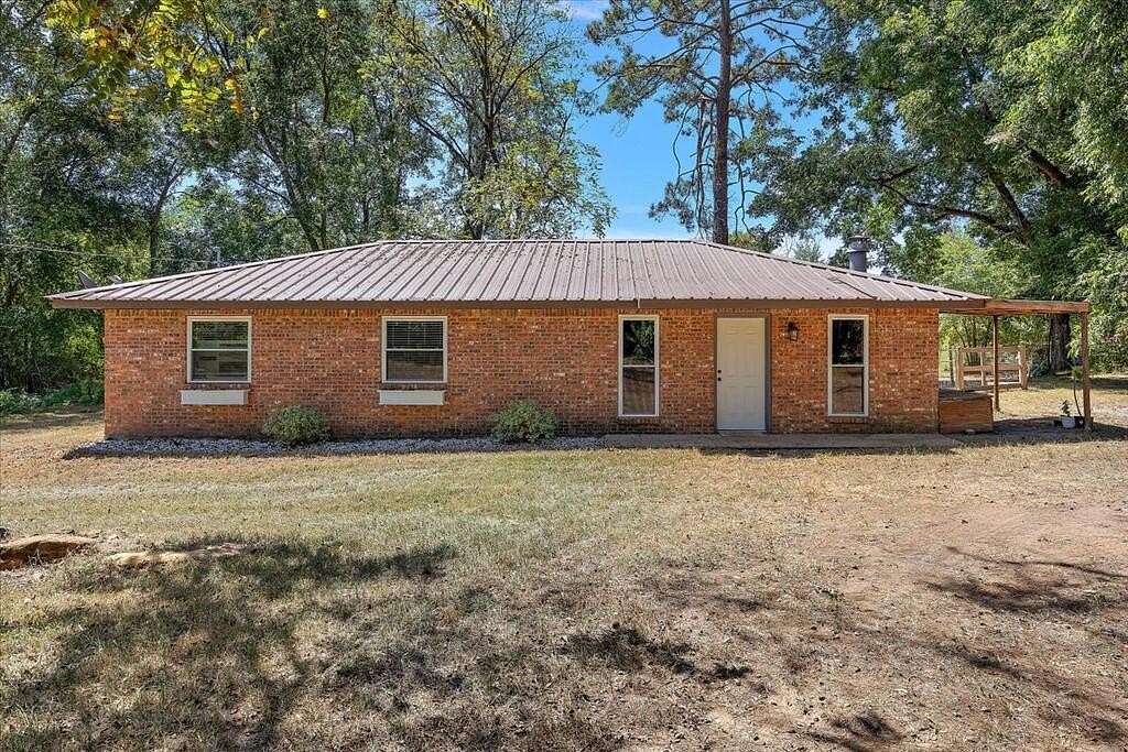 21 Acres of Agricultural Land with Home for Sale in Timpson, Texas