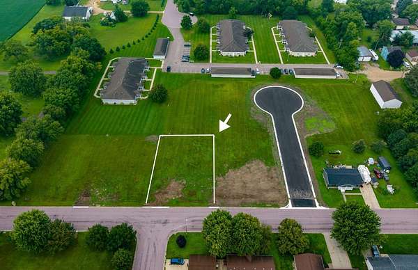 0.25 Acres of Land for Sale in Madelia, Minnesota
