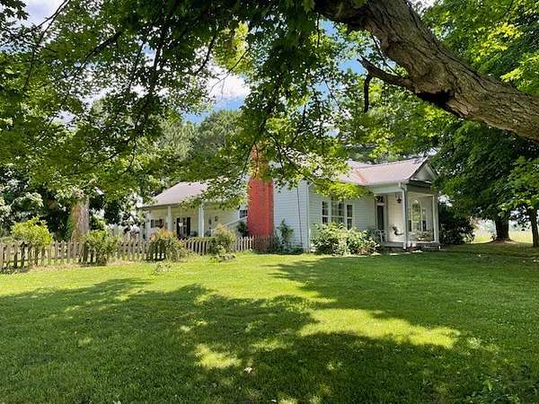 5.15 Acres of Land with Home for Sale in White House, Tennessee