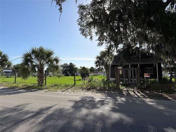 1.87 Acres of Improved Mixed-Use Land for Sale in Wauchula, Florida