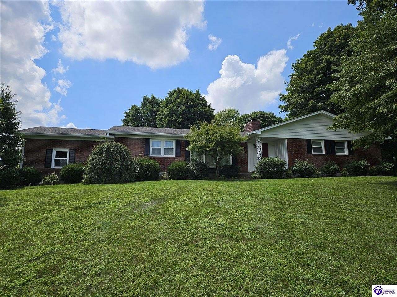 4.1 Acres of Land with Home for Auction in Elizabethtown, Kentucky