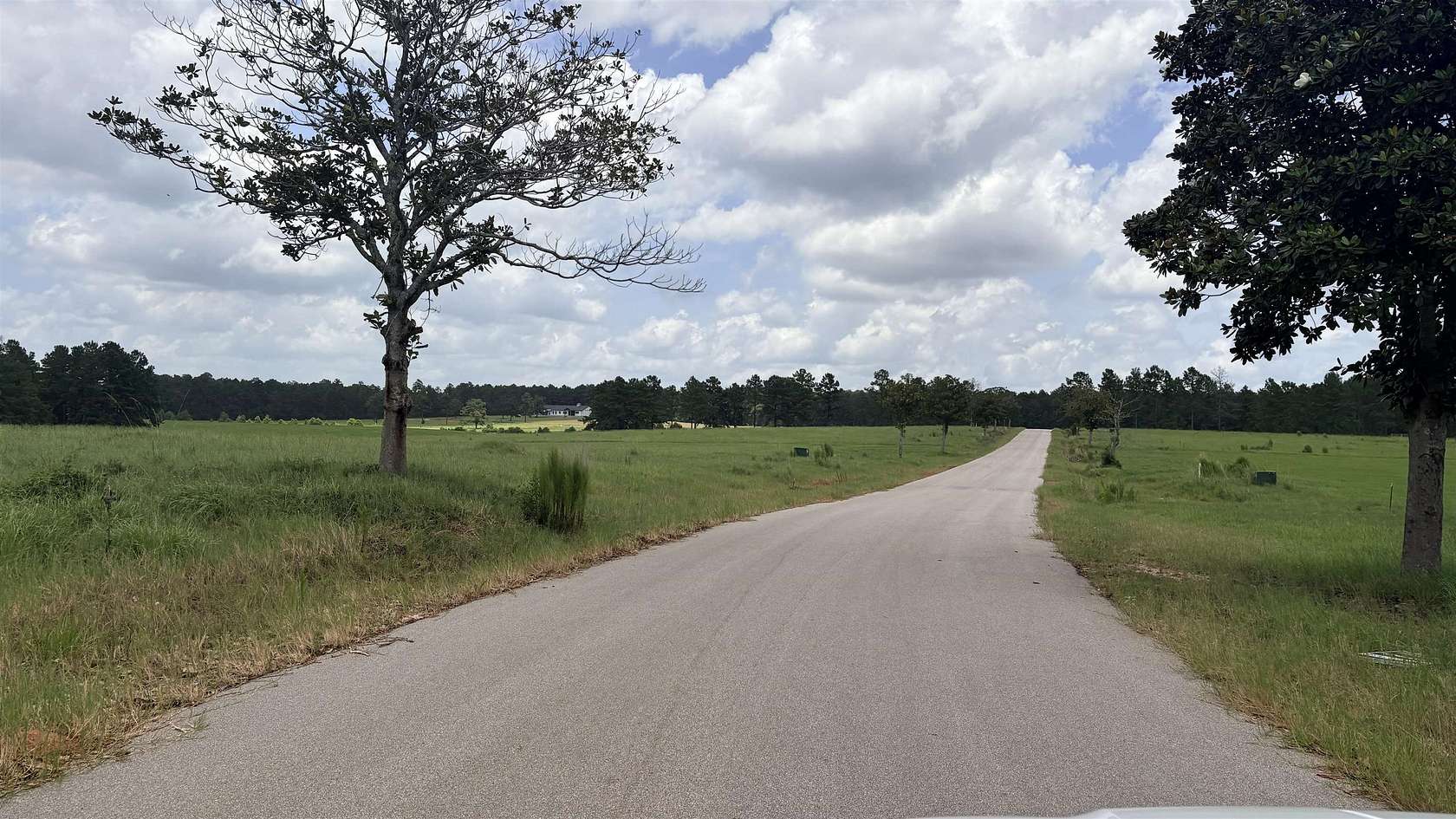 5 Acres of Land for Sale in Hillister, Texas
