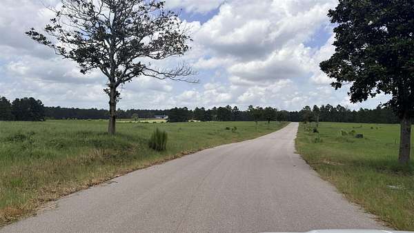 5 Acres of Land for Sale in Hillister, Texas