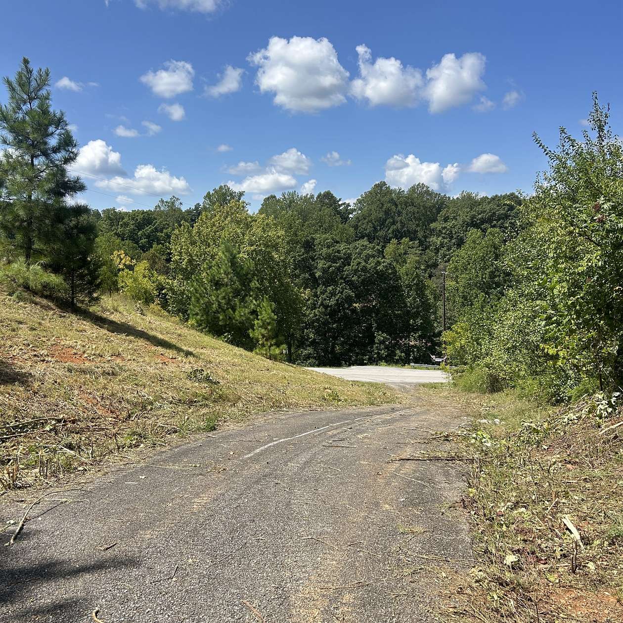 8.66 Acres of Land for Sale in Columbia, Tennessee