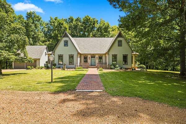 6.82 Acres of Land with Home for Sale in Columbia, Tennessee