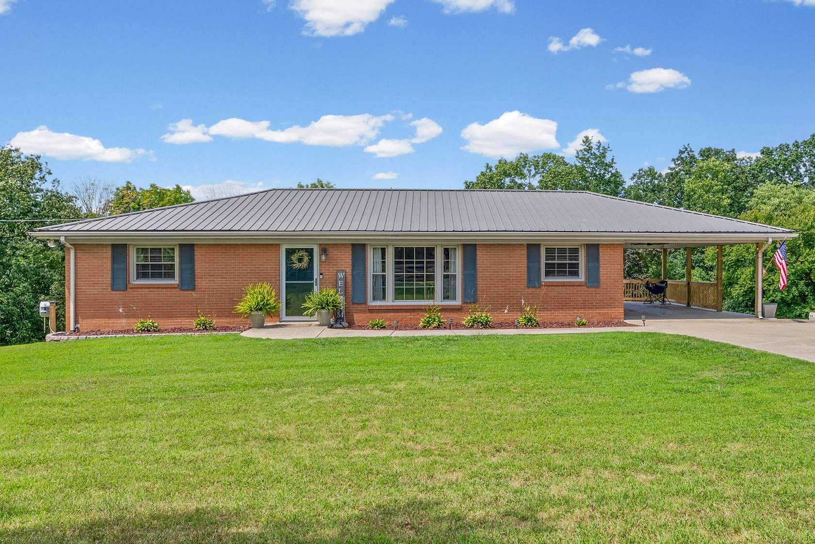 1.5 Acres of Land with Home for Sale in Dover, Tennessee