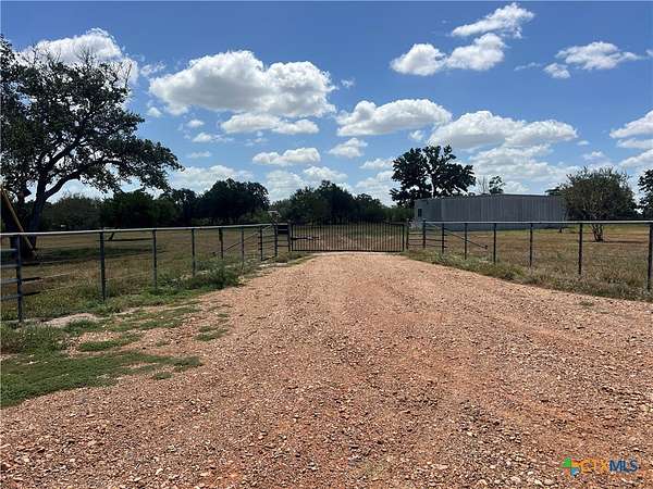 10 Acres of Land for Sale in Meyersville, Texas