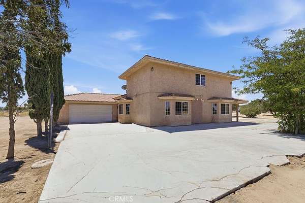 2.5 Acres of Land with Home for Sale in Hesperia, California