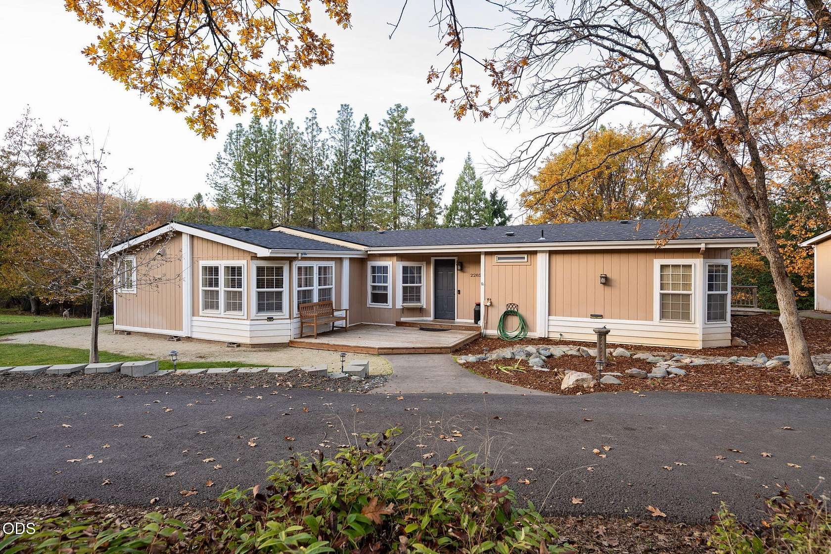 3.5 Acres of Land with Home for Sale in Medford, Oregon