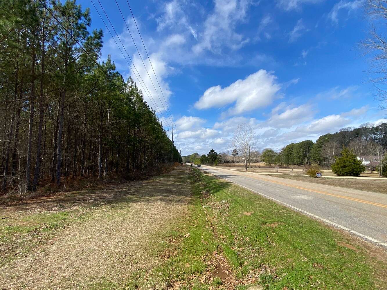 28 Acres of Recreational & Residential Land for Sale in Columbiana, Alabama