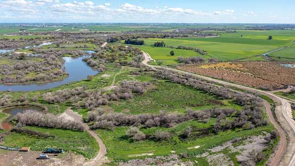 192 Acres of Land for Sale in Patterson, California