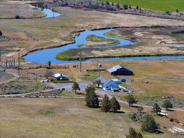 260 Acres of Land with Home for Sale in Alturas, California