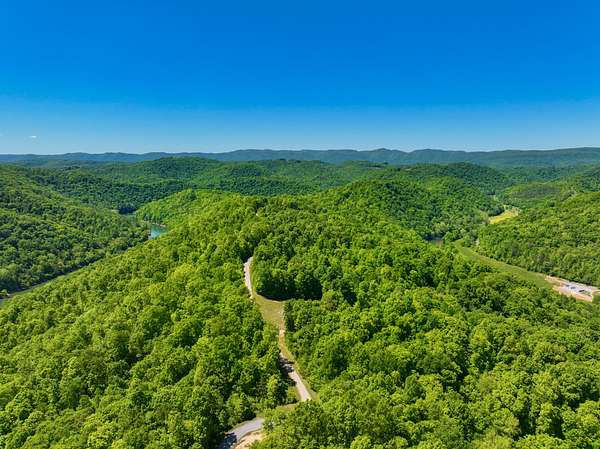 15.3 Acres of Recreational & Residential Land for Sale in Speedwell, Tennessee