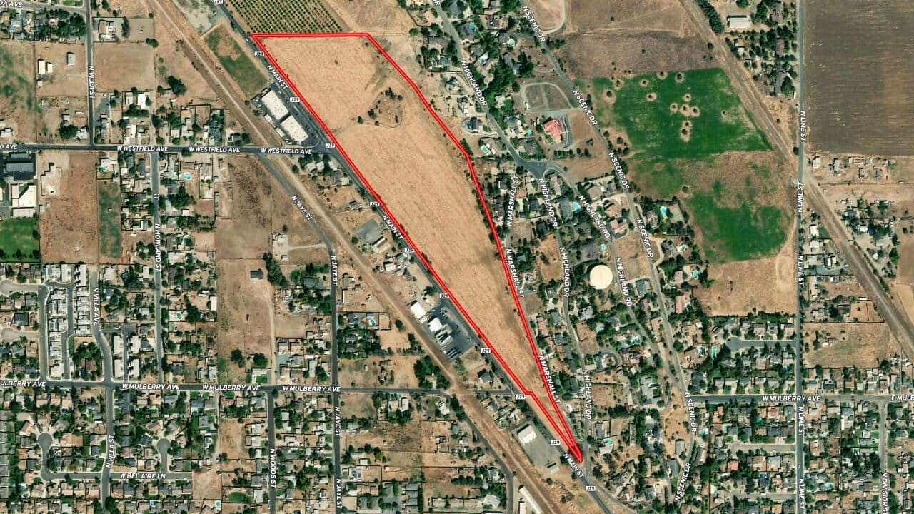 23.4 Acres of Mixed-Use Land for Sale in Porterville, California