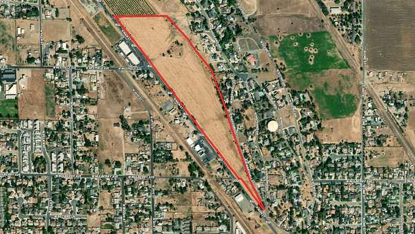 23.4 Acres of Mixed-Use Land for Sale in Porterville, California