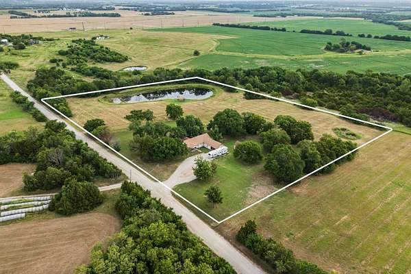 9.73 Acres of Land with Home for Sale in Independence, Kansas