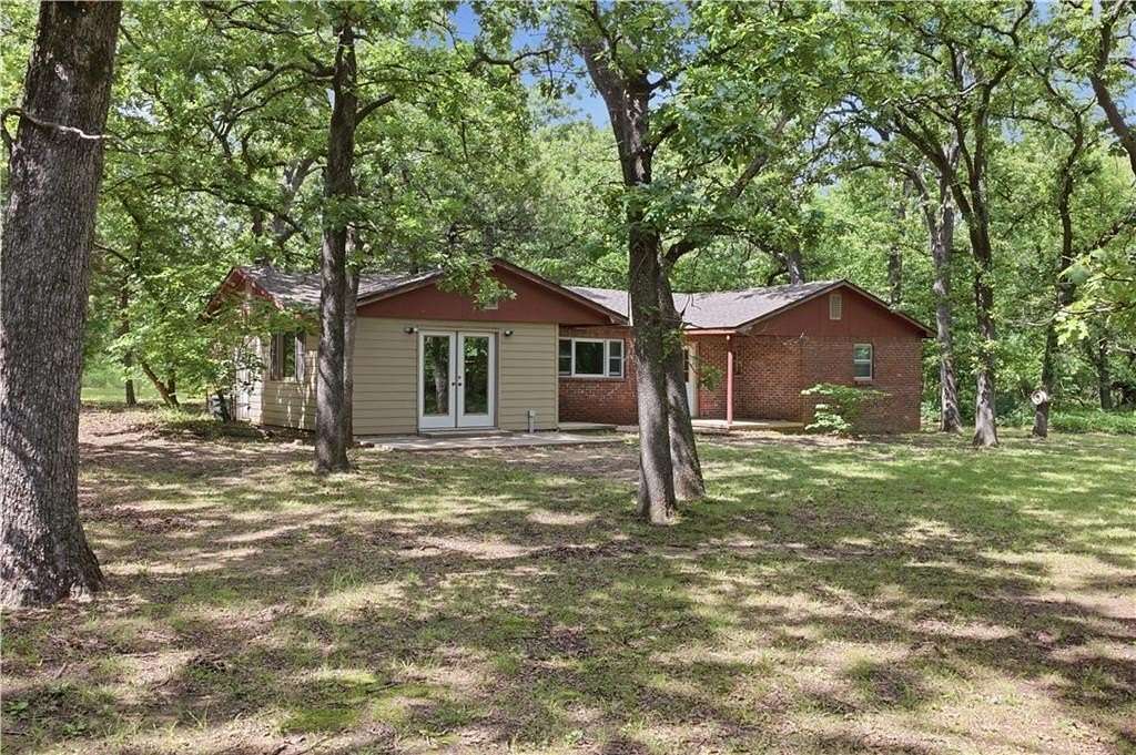 34.2 Acres of Recreational Land with Home for Sale in Coffeyville, Kansas