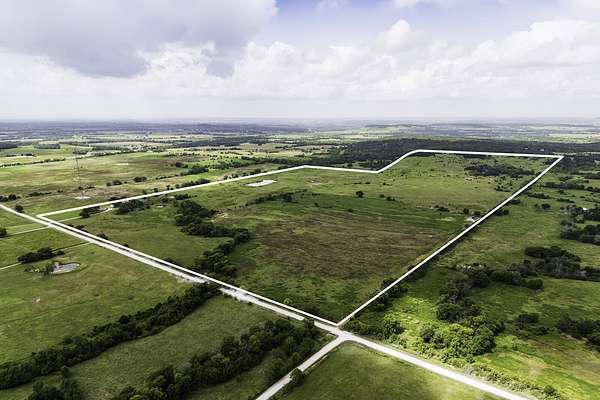 197 Acres of Land with Home for Sale in Independence, Kansas