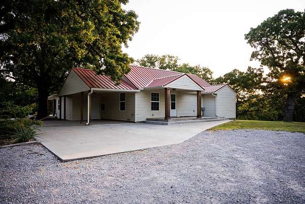 488 Acres of Land with Home for Sale in Ardmore, Oklahoma