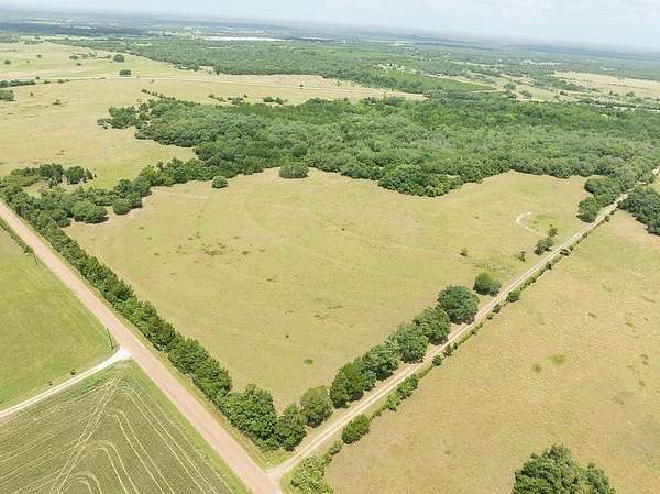 20 Acres of Recreational & Residential Land for Sale in Flatonia, Texas