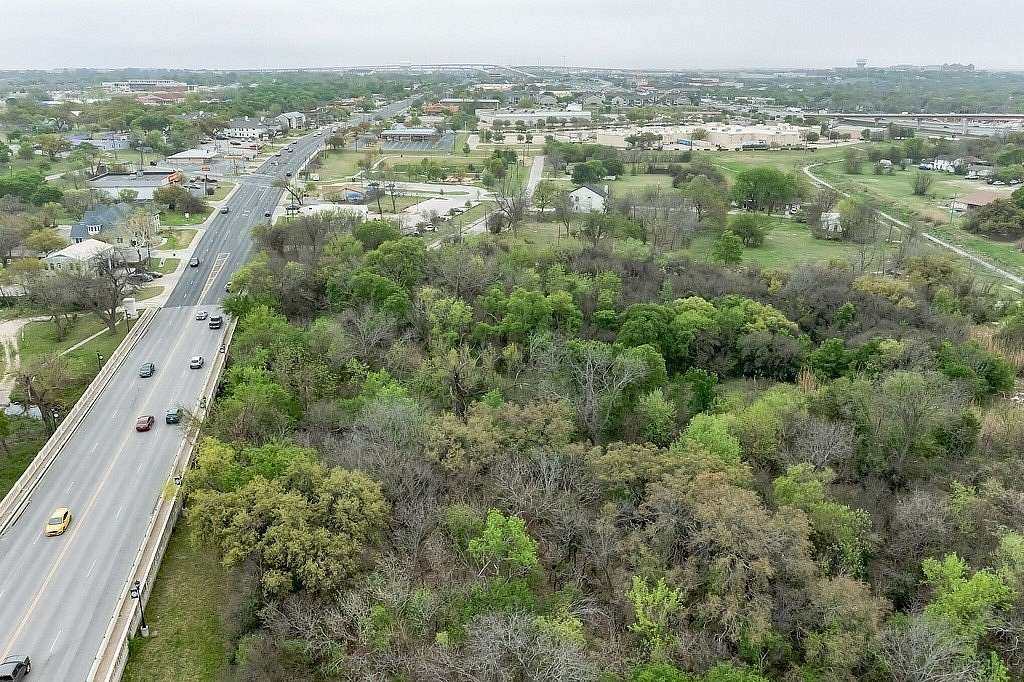 1.31 Acres of Commercial Land for Sale in Round Rock, Texas