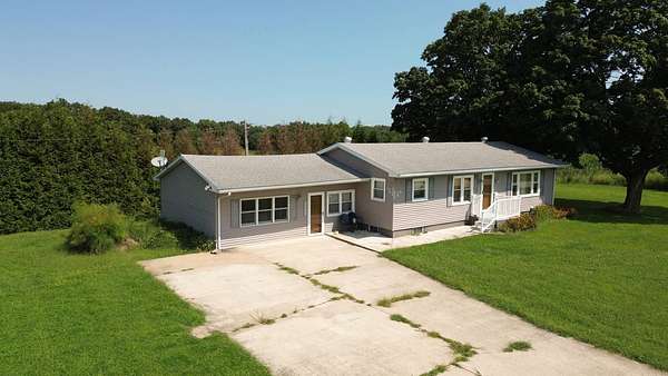 5 Acres of Land with Home for Sale in Nebo, Illinois