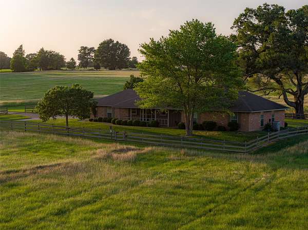 140 Acres of Land with Home for Sale in Athens, Texas