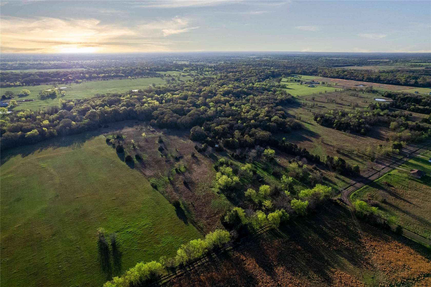 15.5 Acres of Land for Sale in Sulphur Springs, Texas