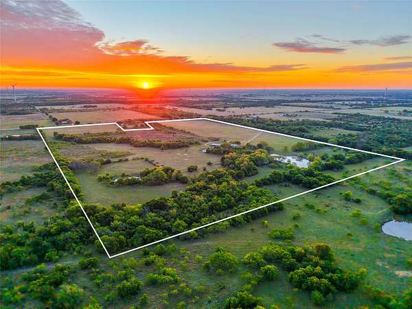 80.1 Acres of Recreational Land with Home for Sale in Hubbard, Texas