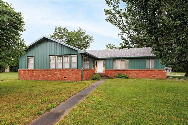 22.4 Acres of Land with Home for Sale in Liberty, Kansas