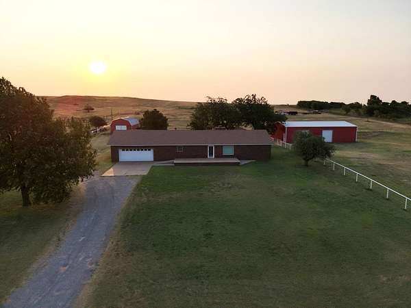 5 Acres of Land with Home for Auction in Hydro, Oklahoma