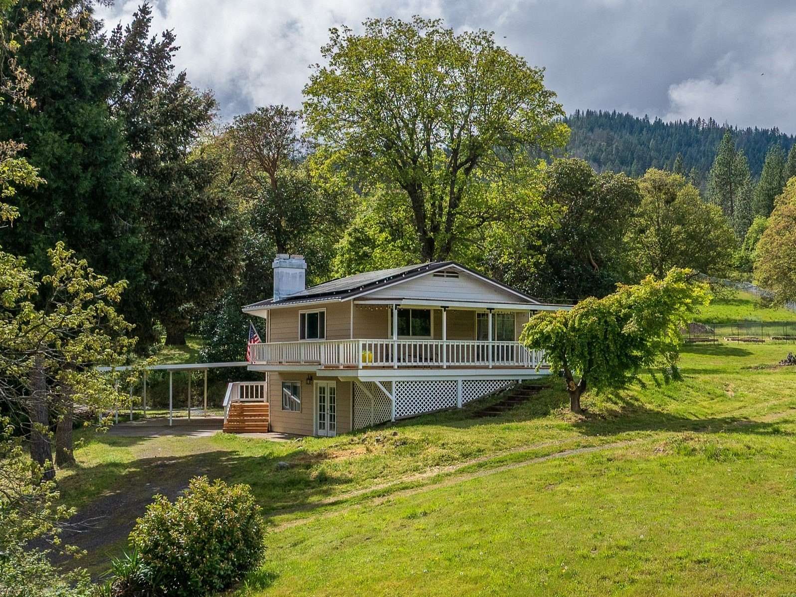 5 Acres of Land with Home for Sale in Jacksonville, Oregon