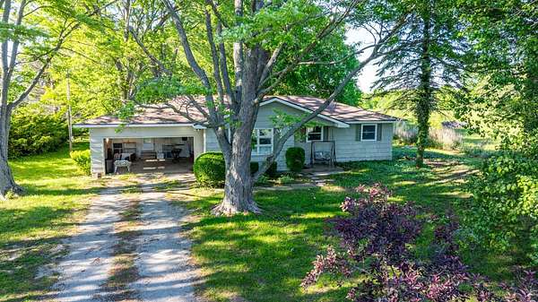 10.8 Acres of Land with Home for Sale in Tower Hill, Illinois