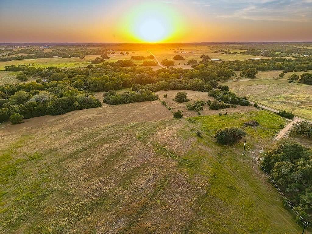 11 Acres of Recreational & Residential Land for Sale in Schulenburg, Texas