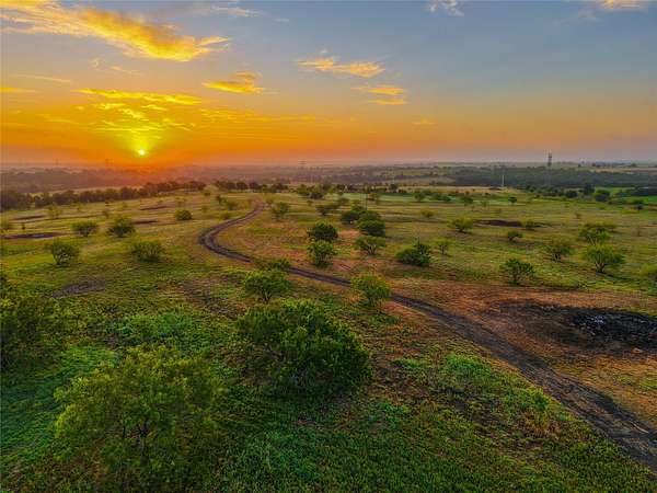 66 Acres of Recreational & Residential Land for Sale in Troy, Texas