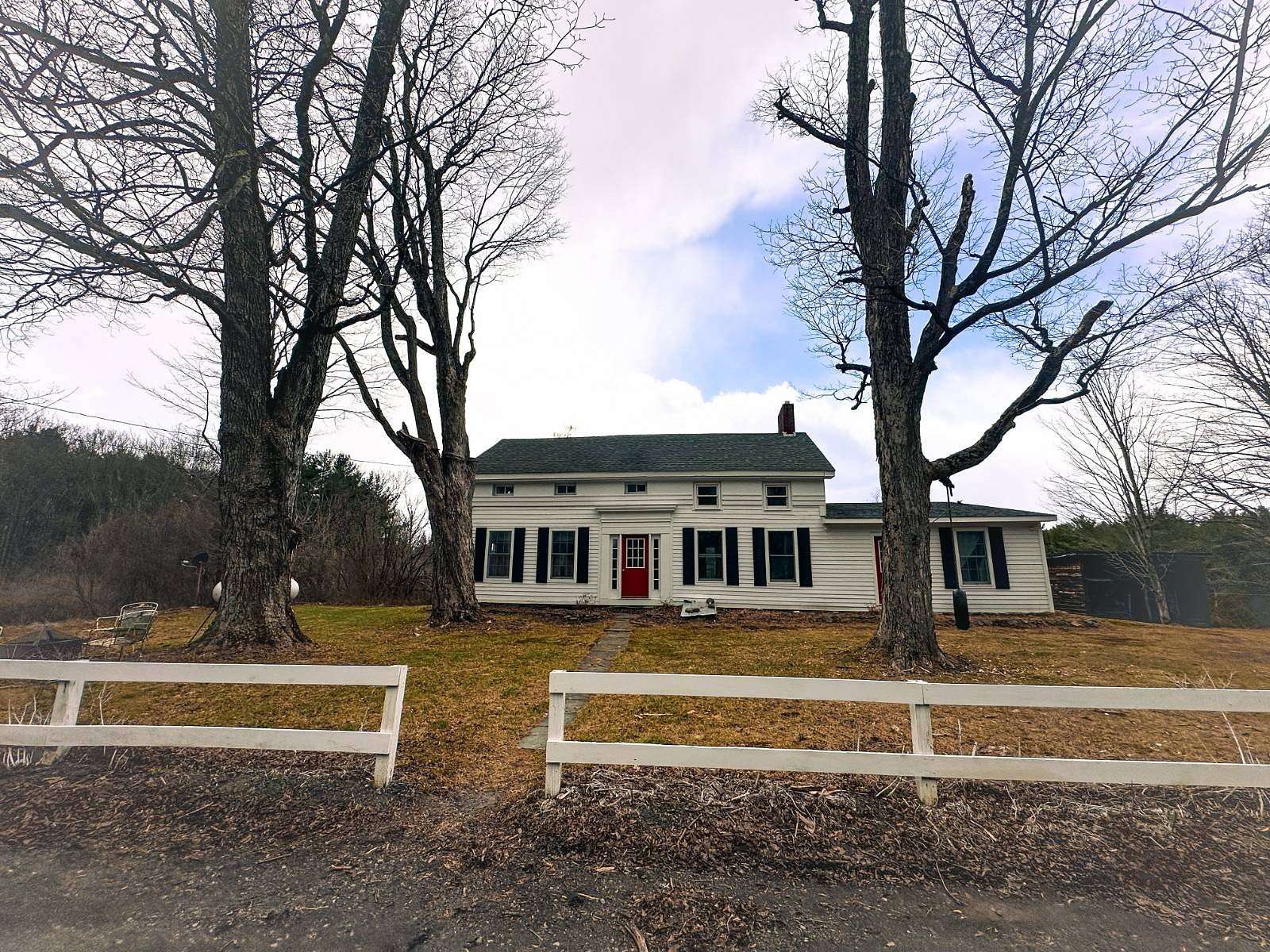 12.3 Acres of Land with Home for Sale in Freehold, New York