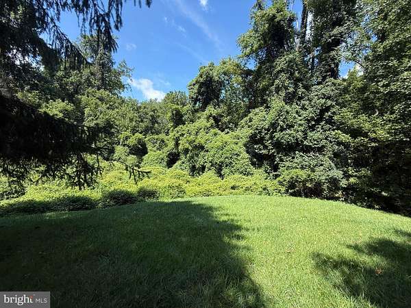 2 Acres of Residential Land for Sale in McLean, Virginia