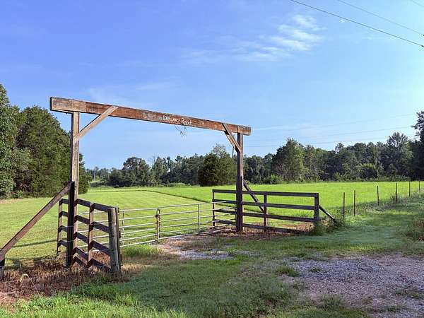 16.8 Acres of Land for Sale in Saulsbury, Tennessee