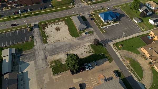 0.9 Acres of Commercial Land for Sale in Pittsfield, Illinois