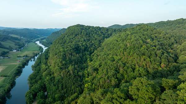 192 Acres of Land for Sale in Sneedville, Tennessee