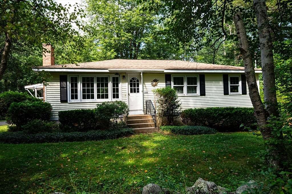 5.8 Acres of Land with Home for Sale in Winchendon, Massachusetts